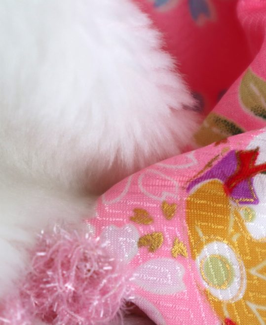 七五三 1〜2歳女の子用被布[かわいい系](被布)白に熊の人形(着物)ピンクに小花と毬No.31H
